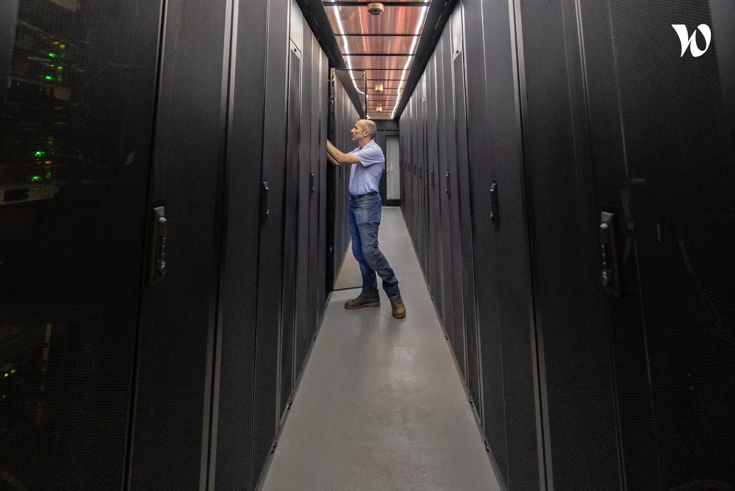 Plongez au cœur du numérique : visite d’un datacenter